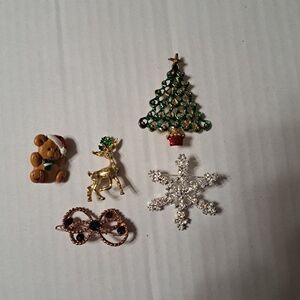 Vintage Christmas Pin Lot